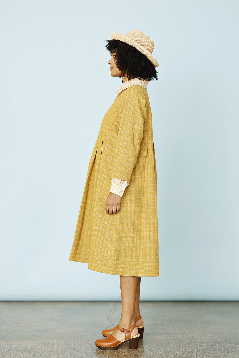 Mc969c-ye25-pleat-kjole-dress-sommerkjole-summerdress-yellow-gulkjole-ss25-1