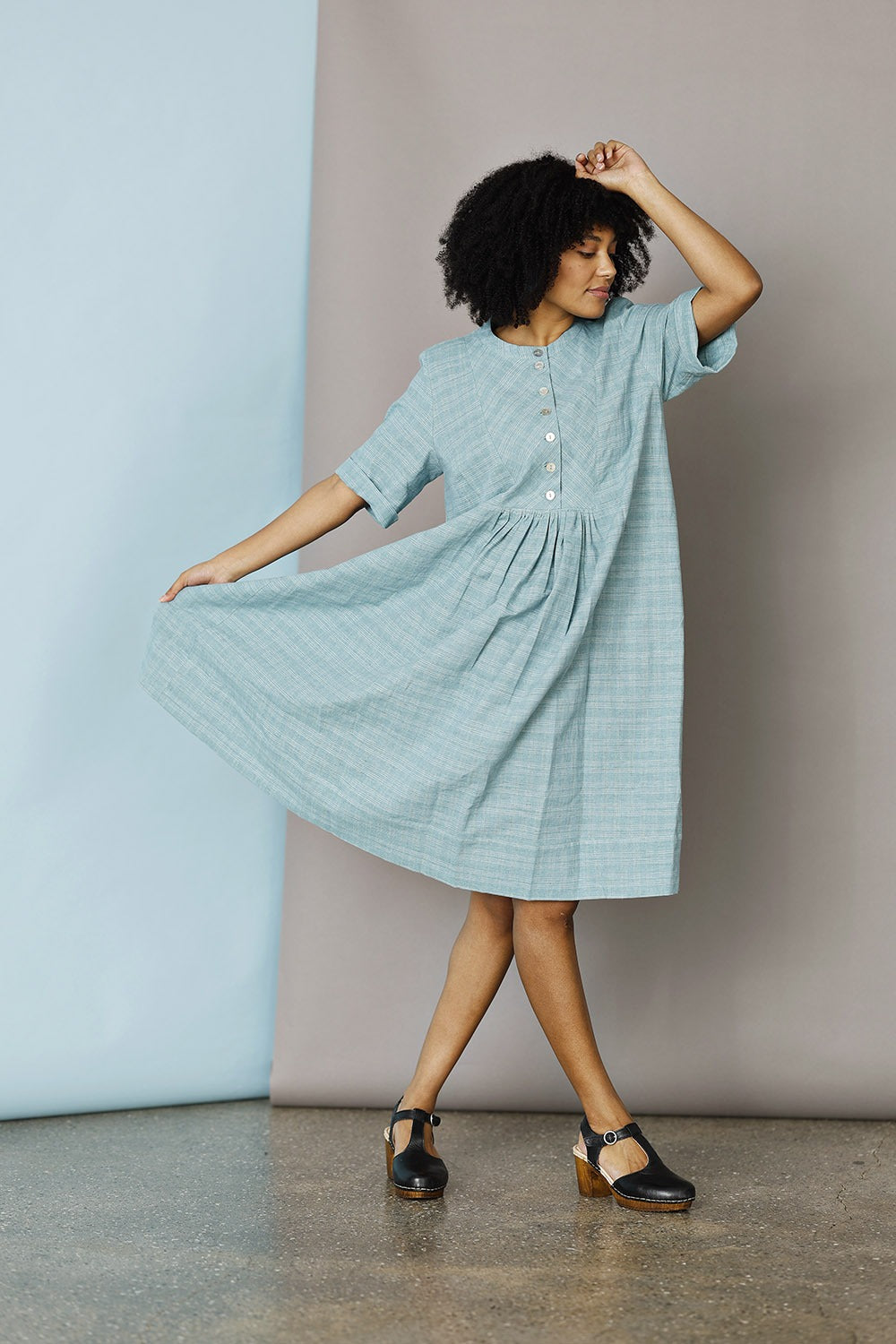 mc969e-tu25-thyra-kjole-dress-turkis-hør-hørkjole-sommerkjole-4