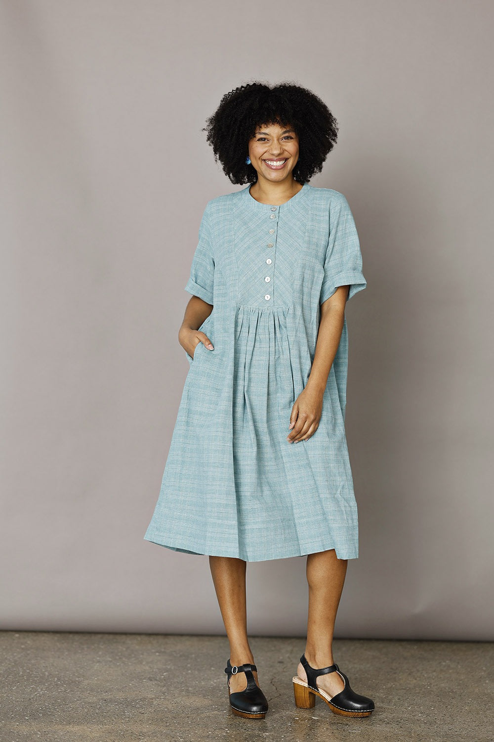 mc969e-tu25-thyra-kjole-dress-turkis-hør-hørkjole-sommerkjole-3