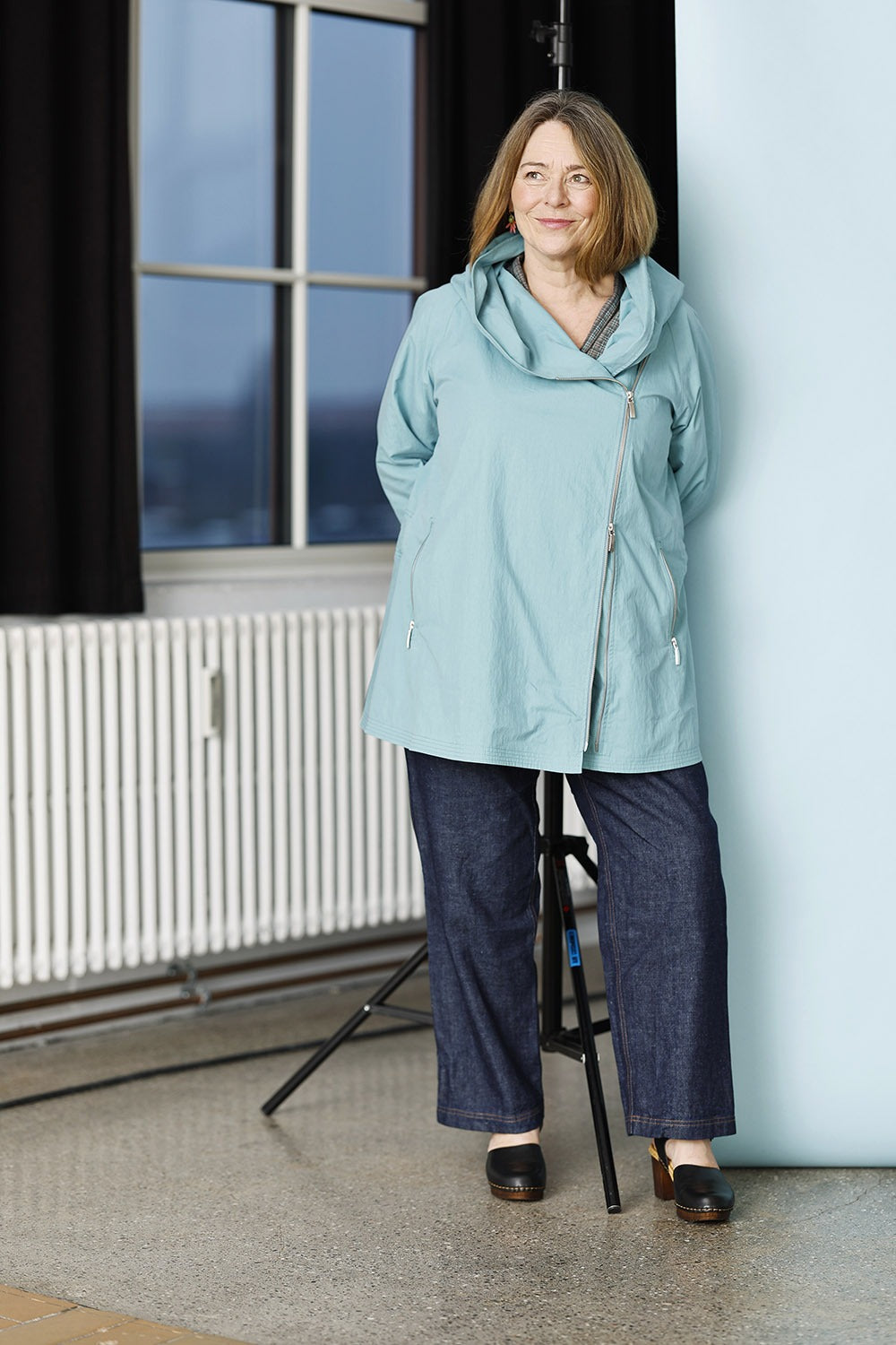 Mc920a-tu25-agnete-jakke-jacket-turkis-sommerfrakke-overgangsjakke-asymmetrisk–1