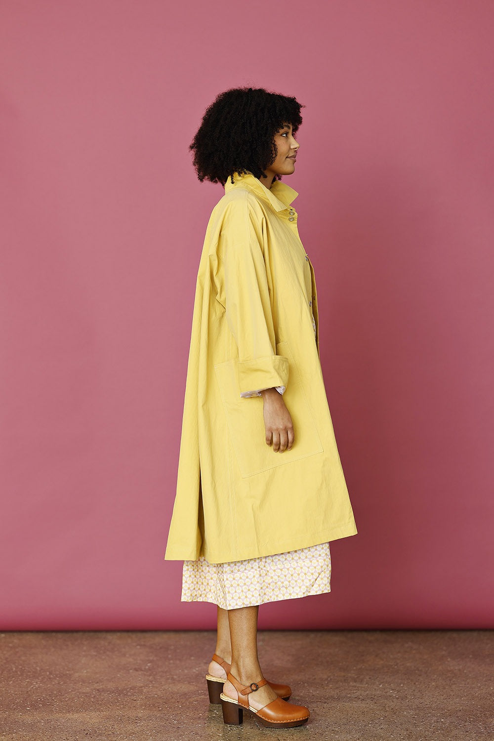 mc920c-ye25-mcverdi-danskdesign-frakke-lunafrakke-coat-forårsfrakke-sommerjakke-gul-yellow-4
