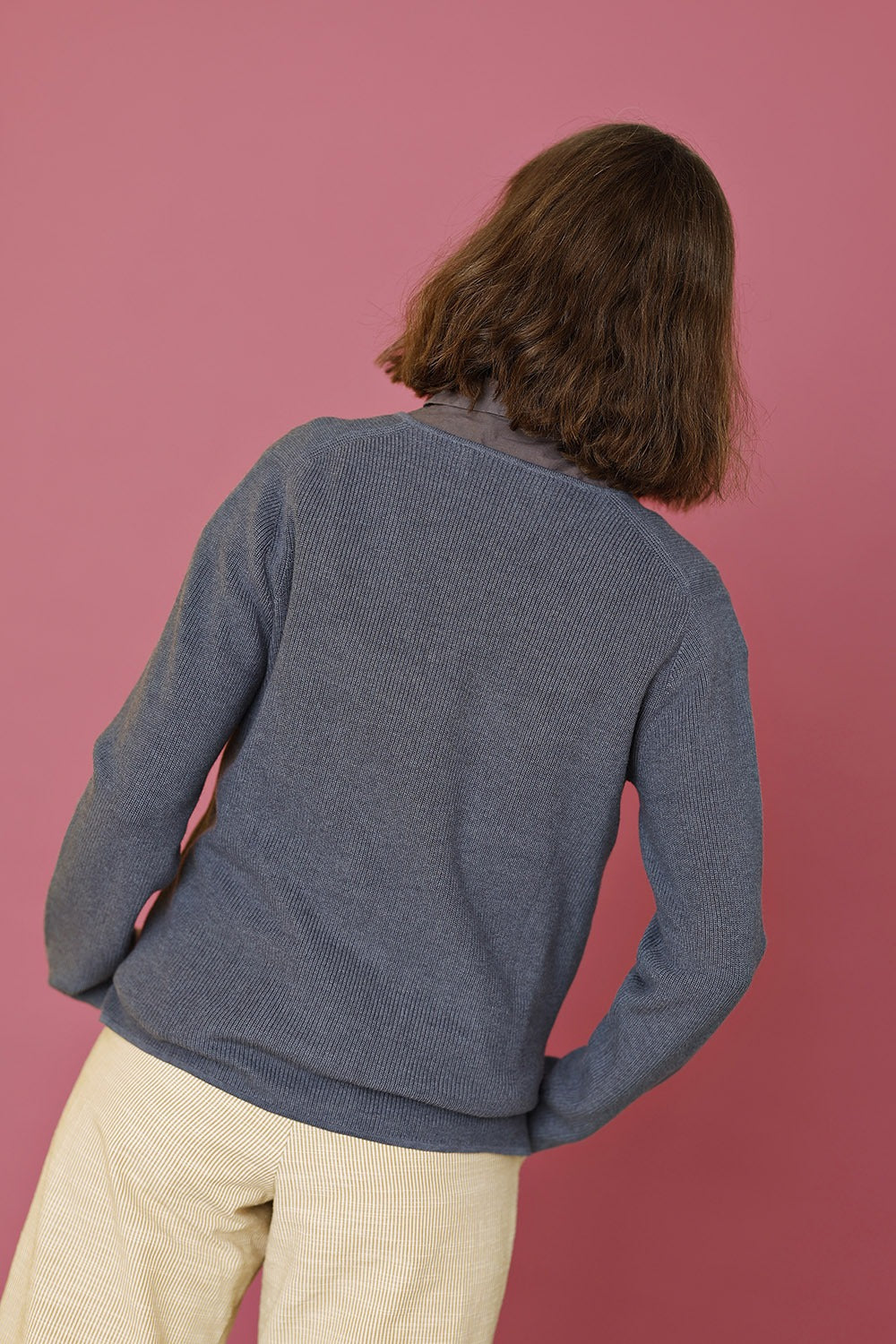 mansted-nerida-92-mercury-strik-vhals-Vneck-sommerstrik-grå-gråstrik-grey-2