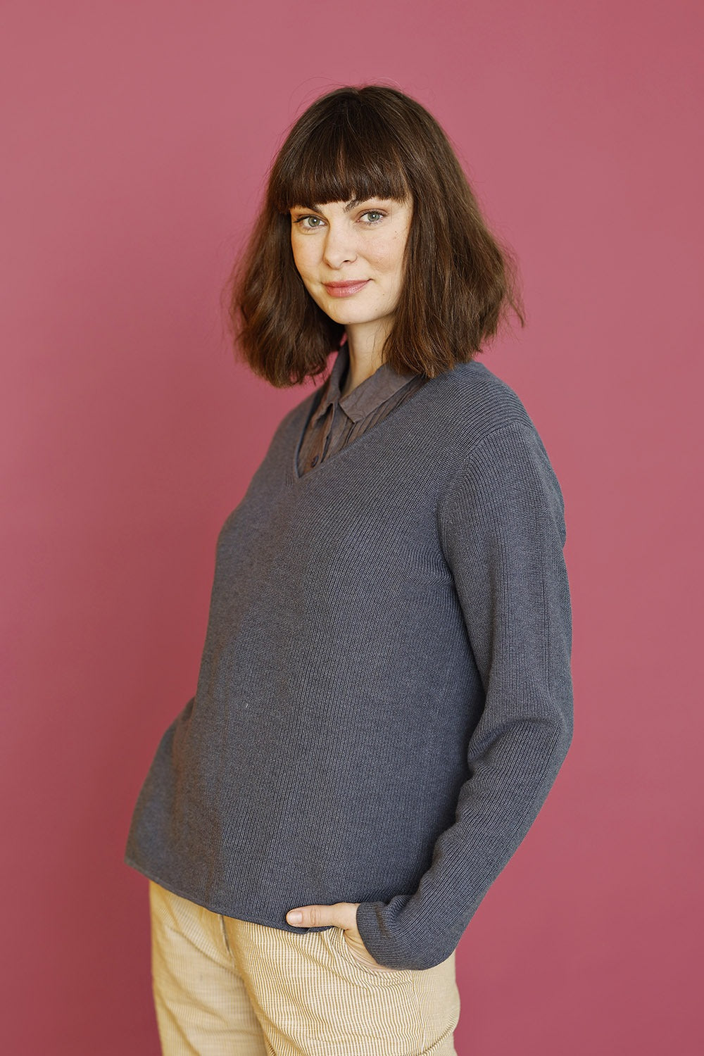 mansted-nerida-92-mercury-strik-vhals-Vneck-sommerstrik-grå-gråstrik-grey