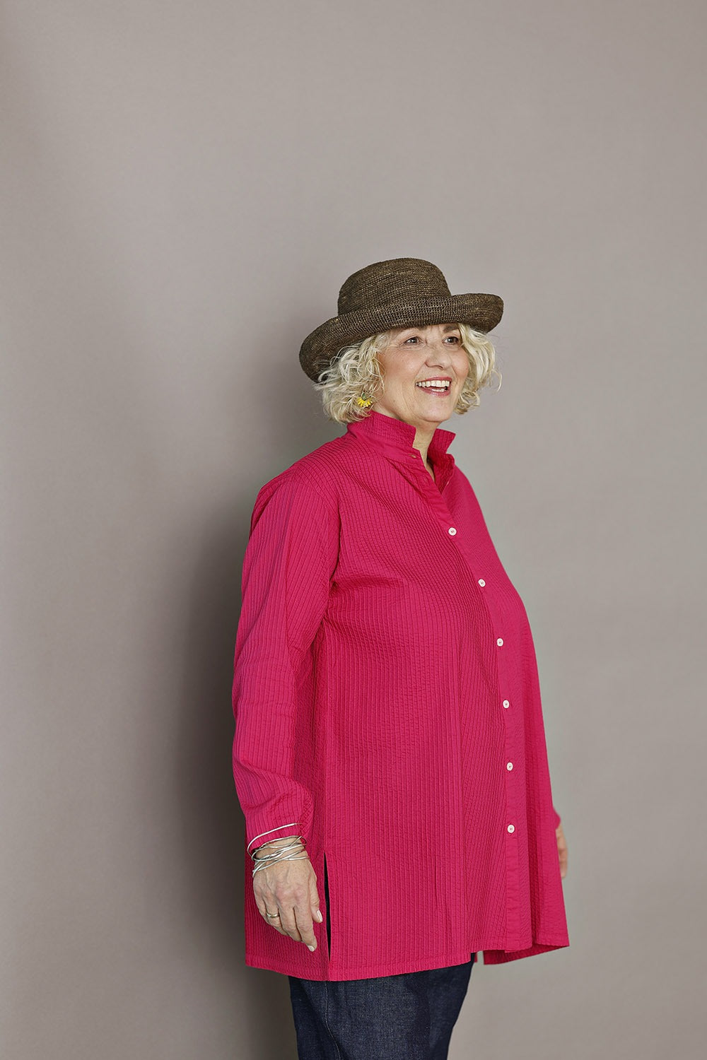 ym-1023928-7426-skjorte-shirt-hotpink-sommerskjorte-shirt-ss25-3