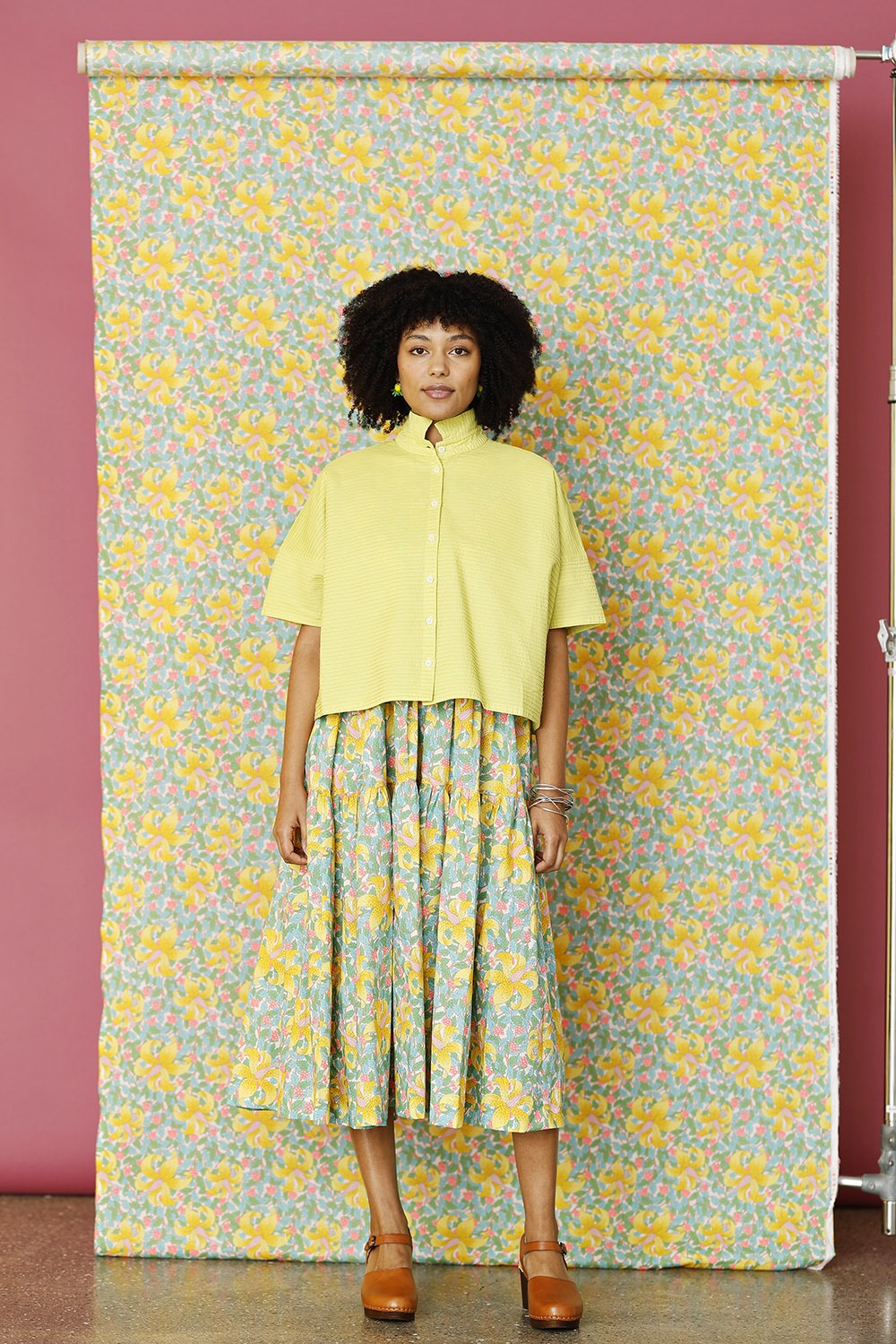 ym-1023992-7417-skjorte-shirt-yaccomaricard-neon-gul-yellow-sommerskjote-lagpålag-ss25