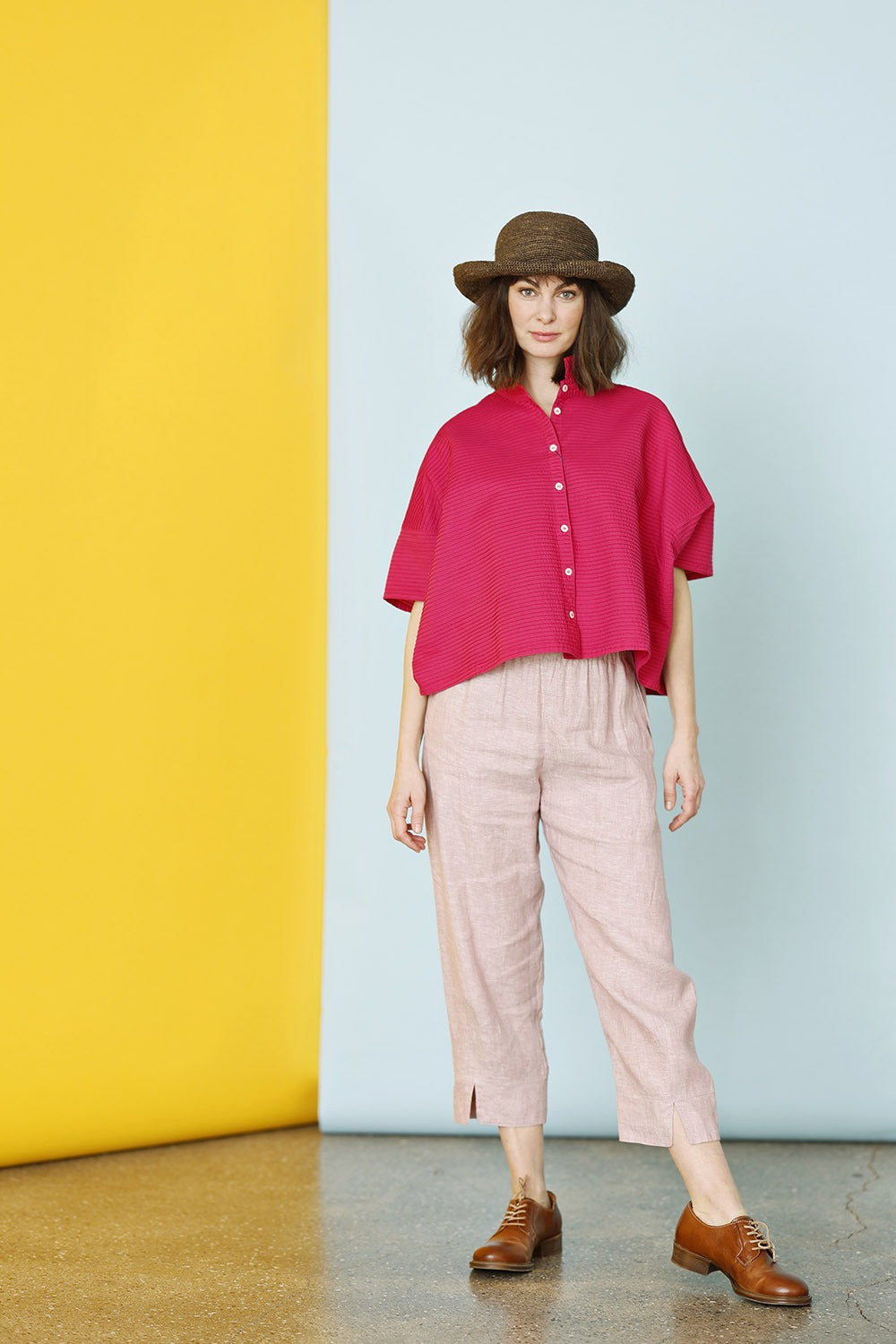 ym-1023992-4216-skjorte-sommerskjorte-summershirt-hotpink-pink-ss25-yaccomaricars-7