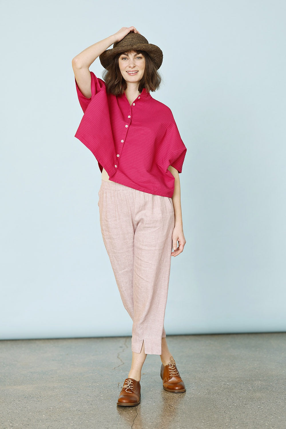 ym-1023992-4216-skjorte-sommerskjorte-summershirt-hotpink-pink-ss25-yaccomaricars-5