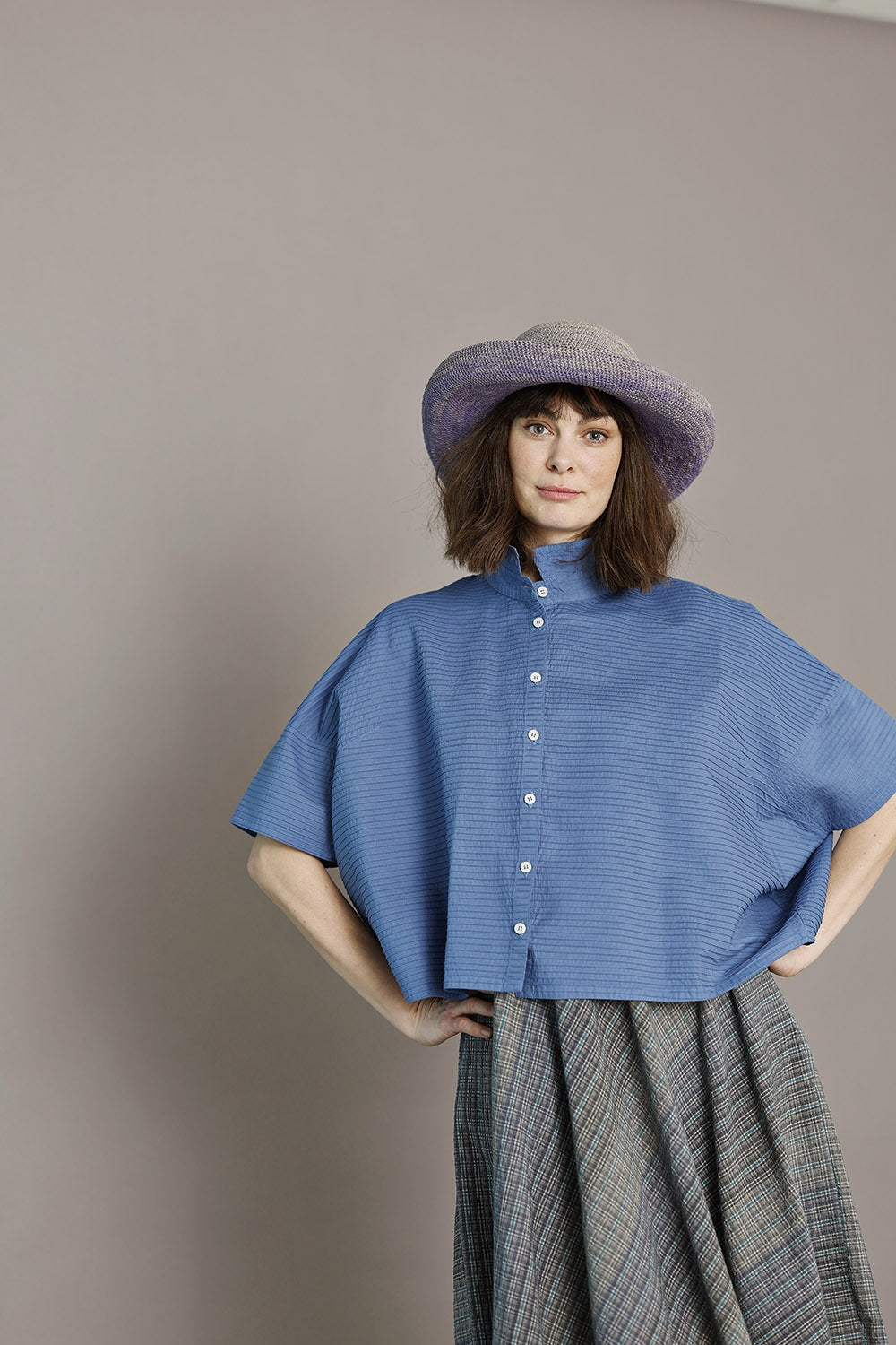 ym-1023992-8306-skjorte-shirt-sommerskjorte-støvetblå-blå-blue-yaccomaricard-2