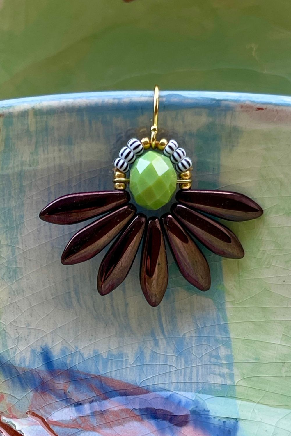 big-flower-earrings-summer-green-brown.-jpg-scaled.-øreringe-brun-grøn-marcella malou