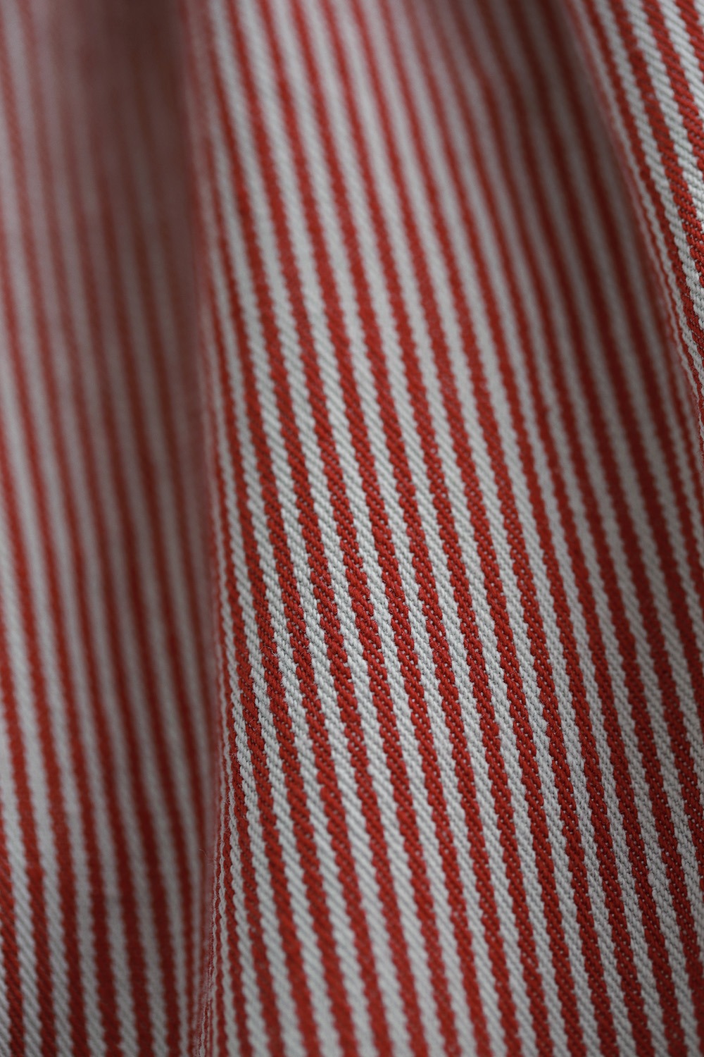 mc723-candy stripe-redstripe-detail-material-fabric-mcverdi-rødestribet-denim