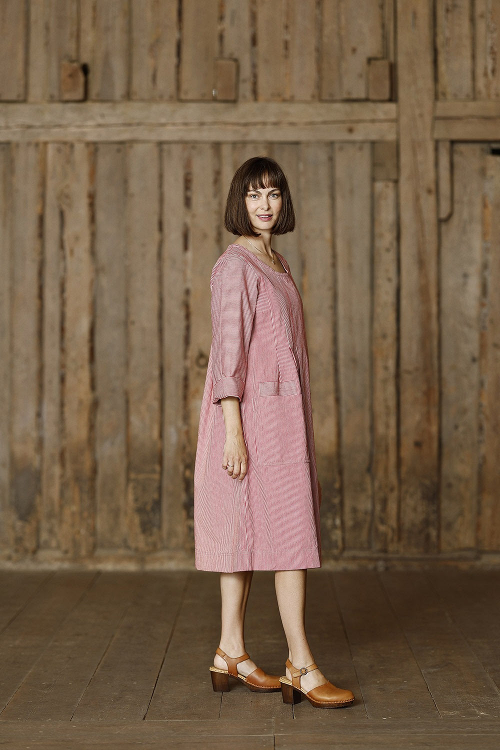 mc794c-red-stripe-dress-with-pleas-mcverdi