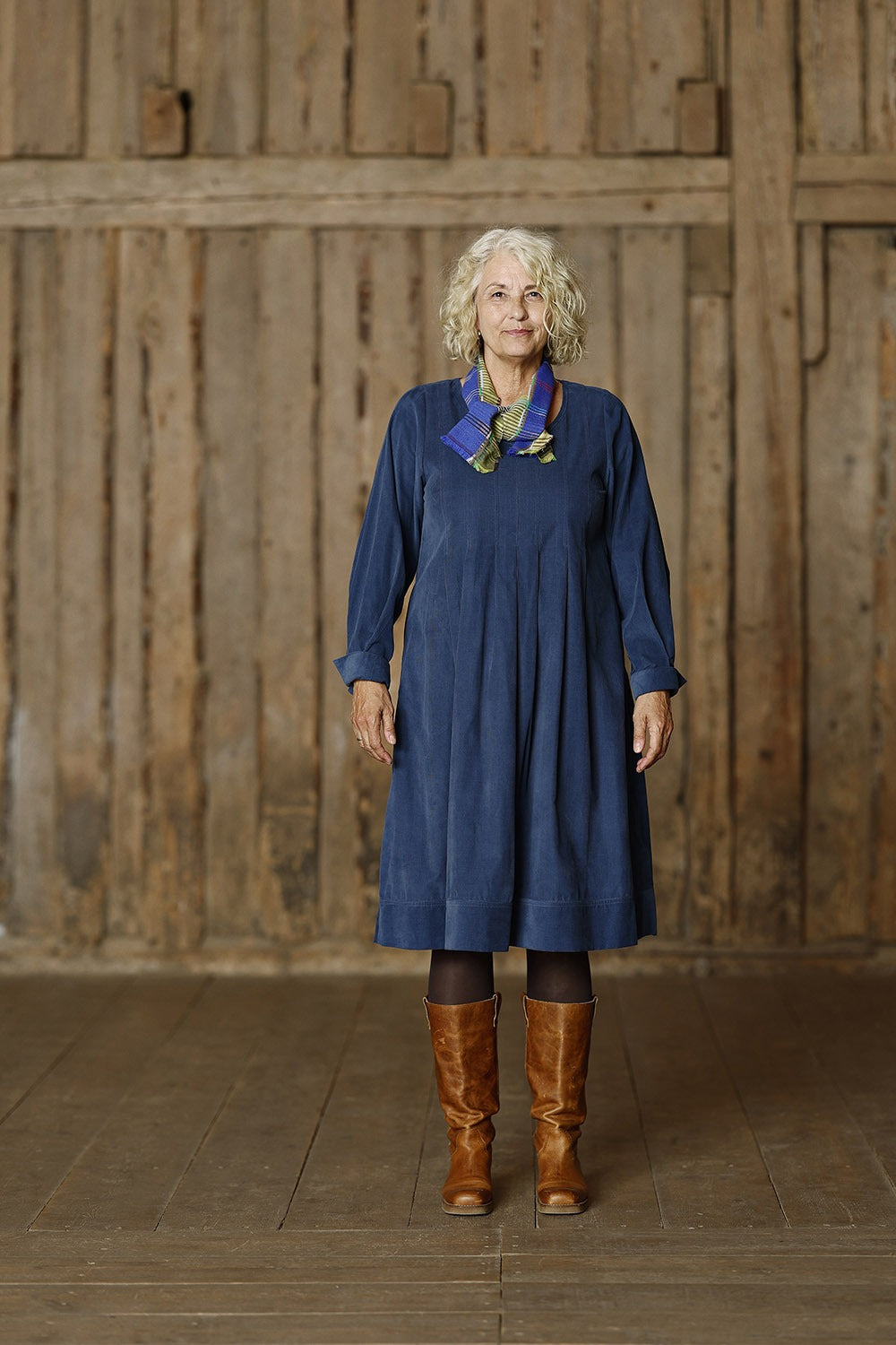 mc946c-blue-mcverdi-fløjlskjole-med-læg-corduroy-6