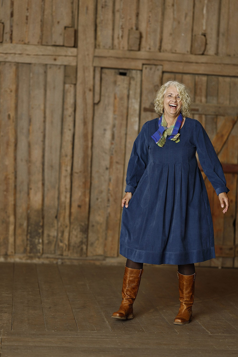 mc946c-blue-mcverdi-fløjlskjole-med-læg-corduroy-4