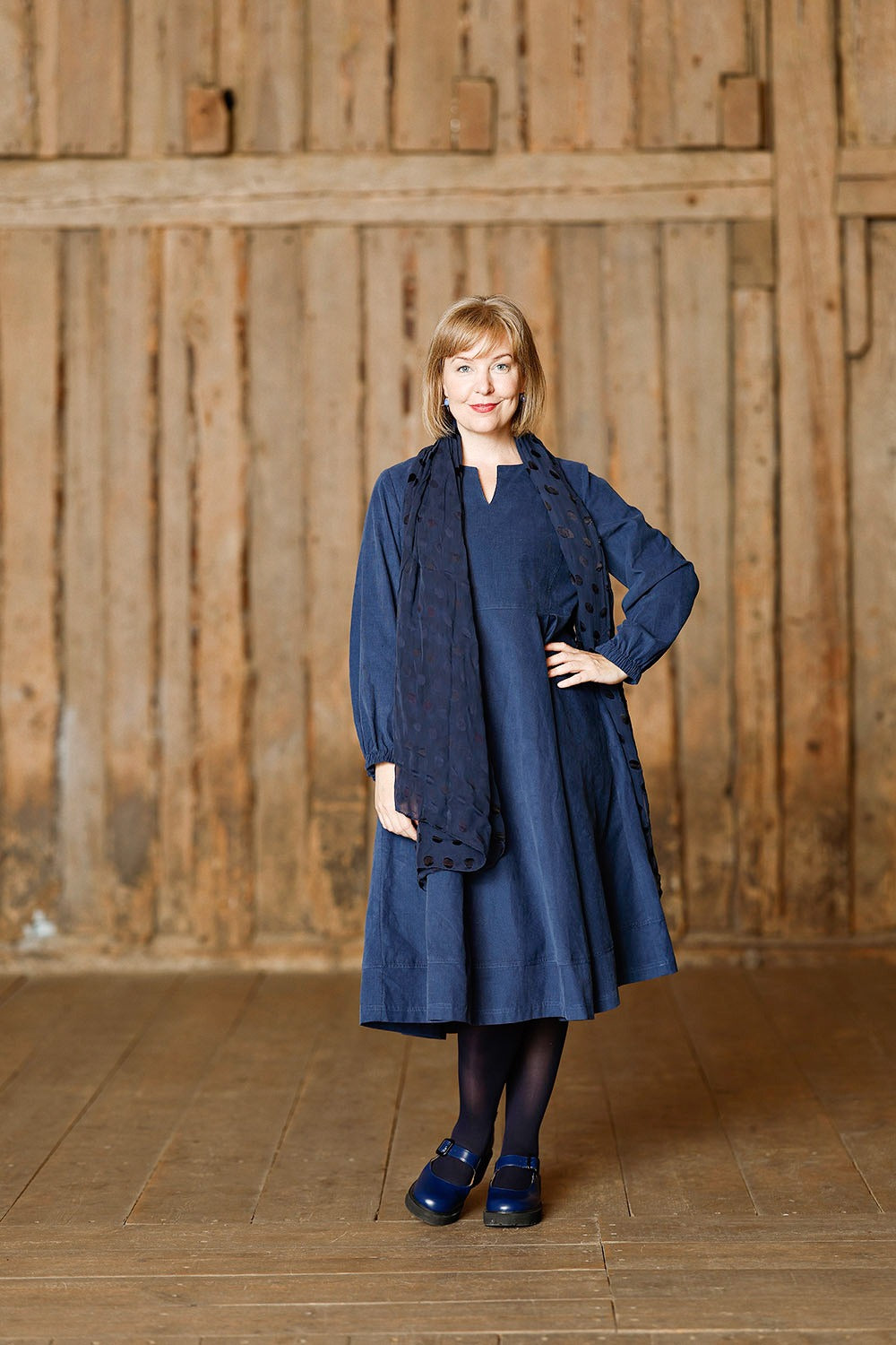 Vimeo_mc986b-blue-blå-babyfløjl-kjole-mcverdi-2