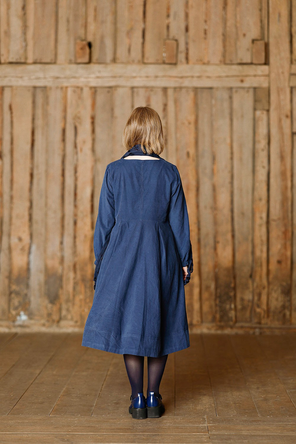 mc986b-blue-blå-babyfløjl-kjole-mcverdi-4