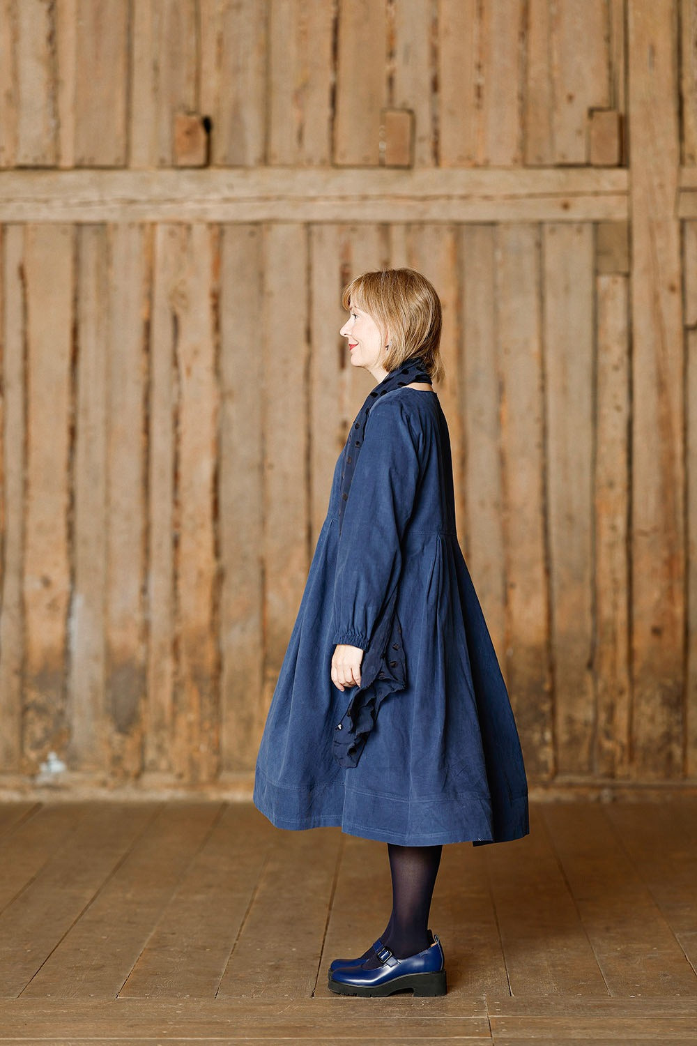 mc986b-blue-blå-babyfløjl-kjole-mcverdi-3