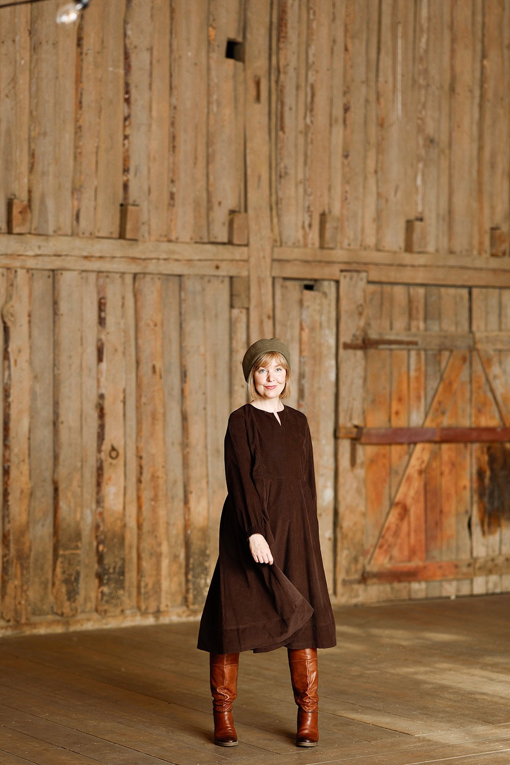 mc986b-brown-brun-babyfløjl-kjole-mcverdi-10