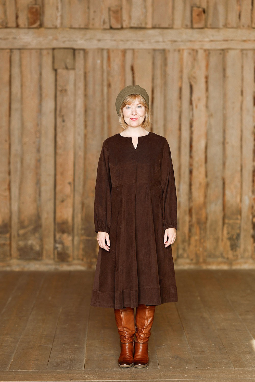 mc986b-brown-brun-babyfløjl-kjole-mcverdi