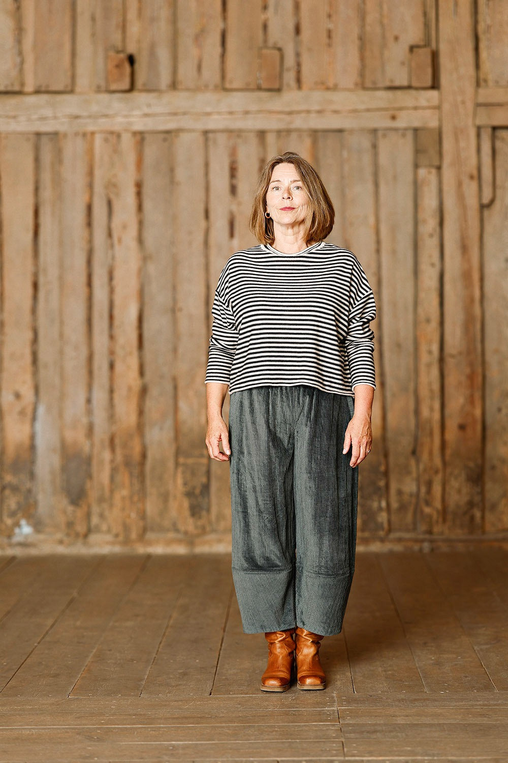 mc947f-grå-grey-fløjlsbukser-elastik-mcverdi-corduroy