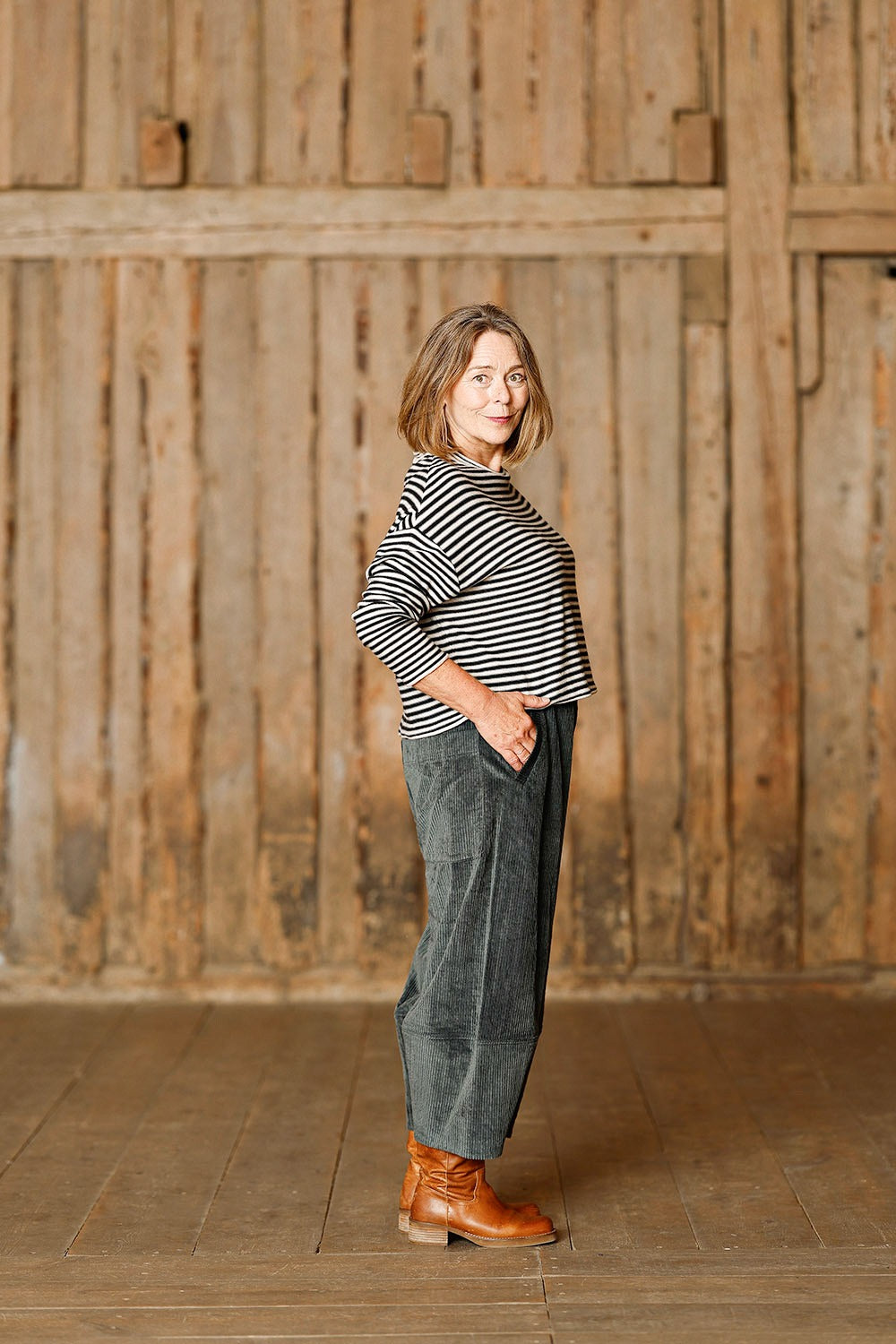 mc947f-grå-grey-fløjlsbukser-elastik-mcverdi-corduroy-4