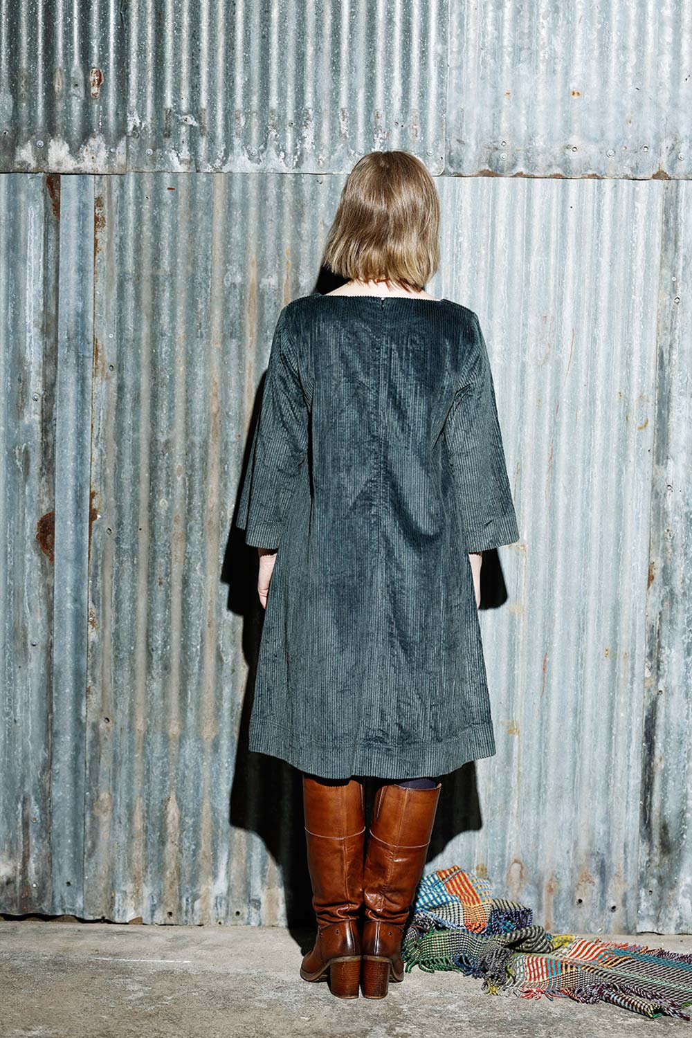 mc987b-grey-mcverdi-grå-fløjlskjole-fløjl-4