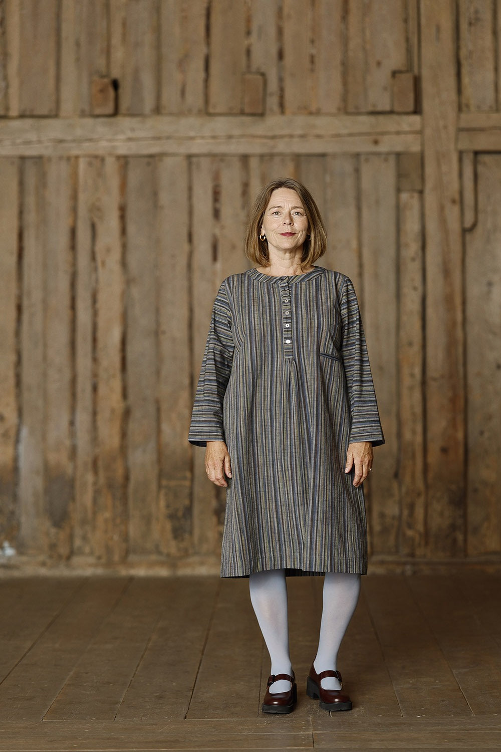 Vimeo_Mc989b-graa-mcverdi-ikat-mcverdi-kjole-thyra-3