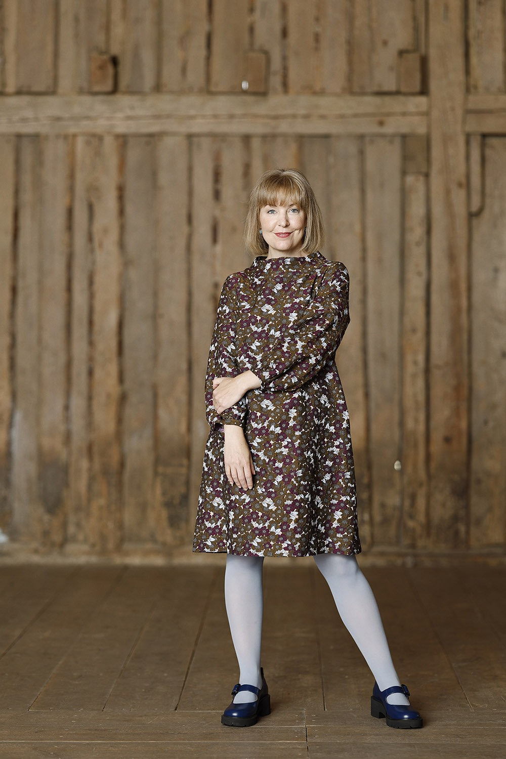 Vimeo_Mc992b-blomstret-kjole-jacquard-dorte-vinterkjole-4