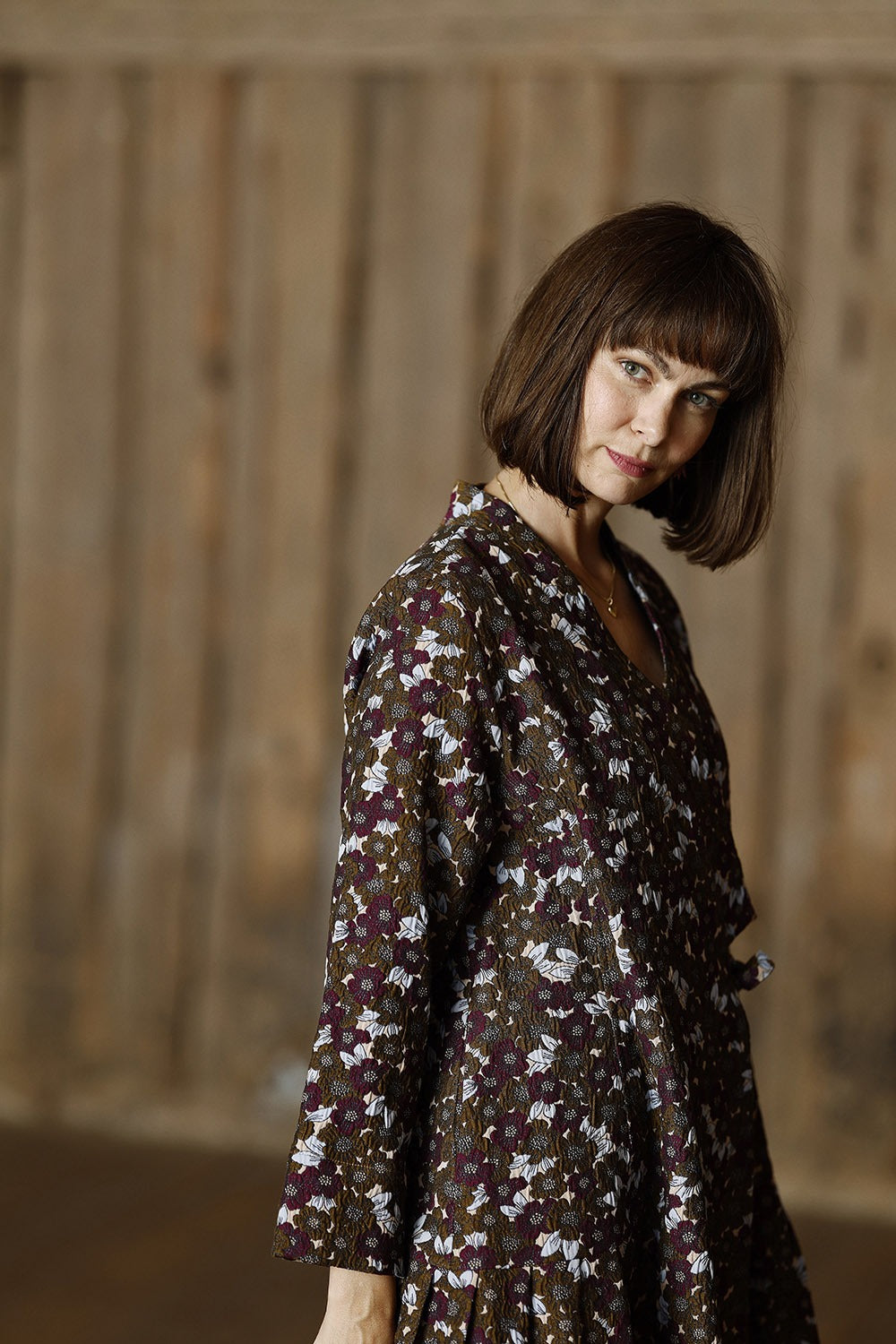 mc992c-jacquard-dress-slå-om-blomstret-kjole-mcverdi-7