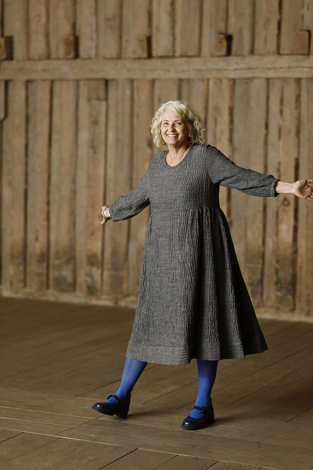 Vimeo_mc993a-salt-peber-kjole-vinterkjole-mcverdi-grey-16