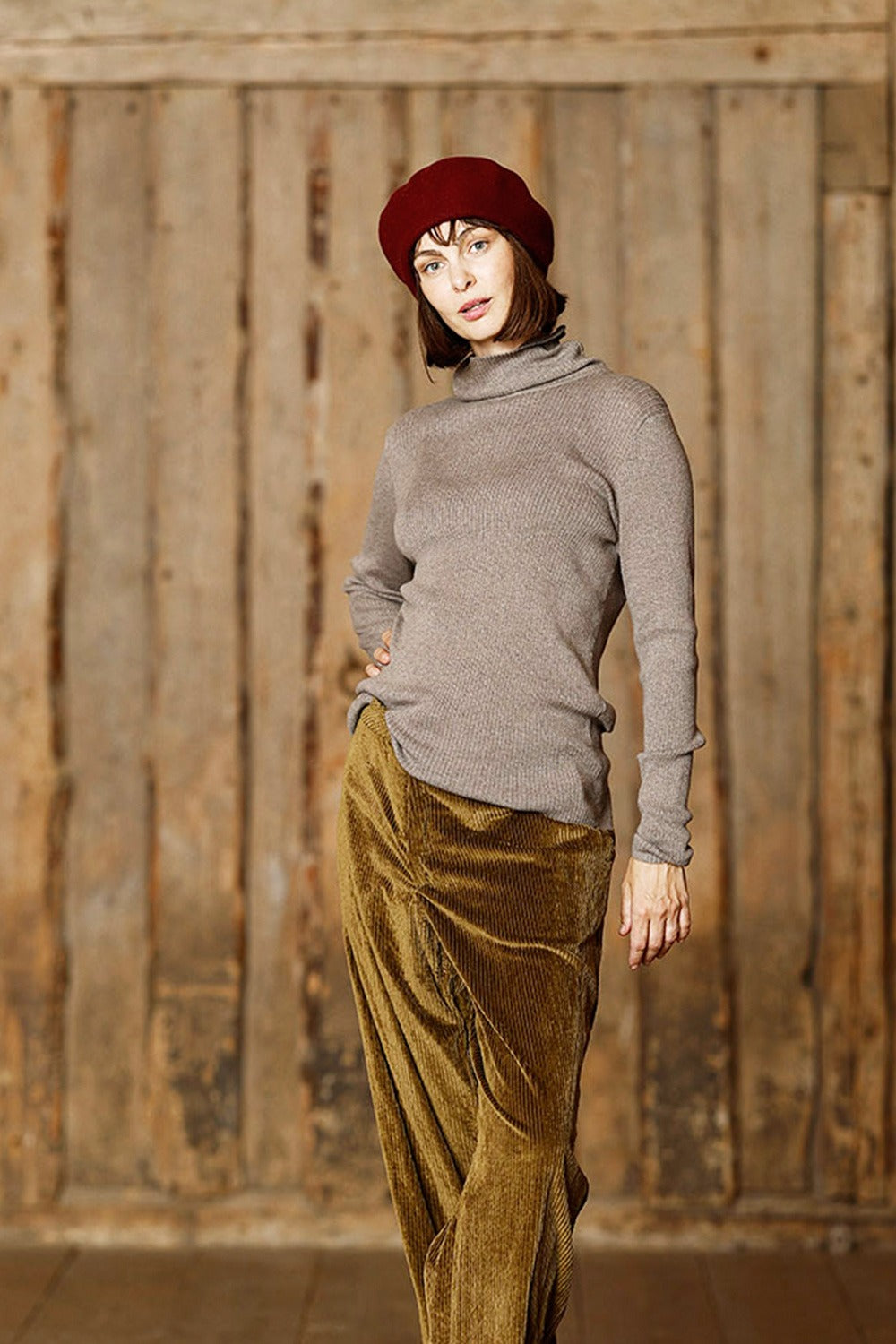 tilda-rib-trøje-højhalset-walnut-mansted-mcverdi