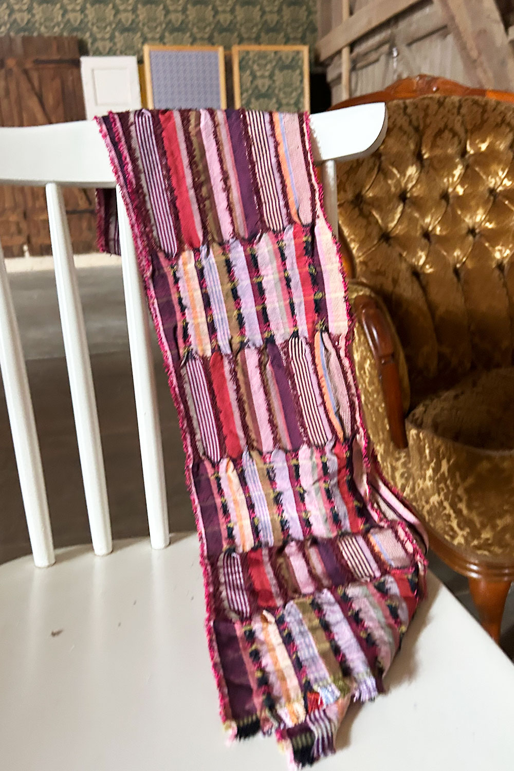 w48303-peonia-pomegranate-3-tørklæde-wallace-sewell-silk-wool3