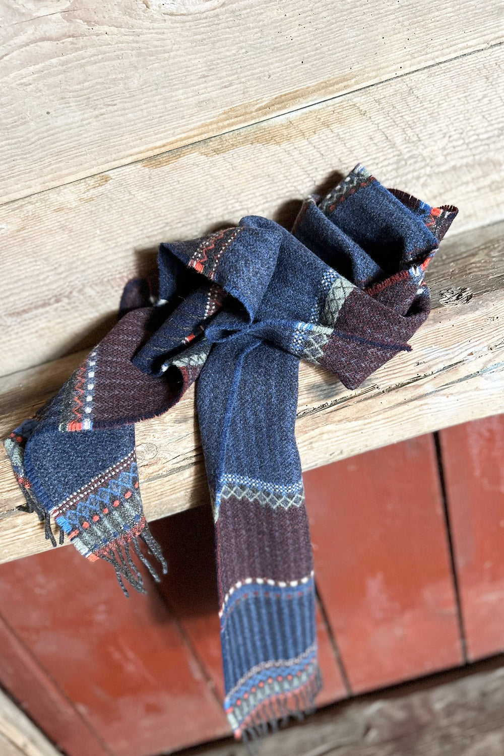 w47904d-cassia-ink-dark-blue-lambswool-scarf-wallace-sewell