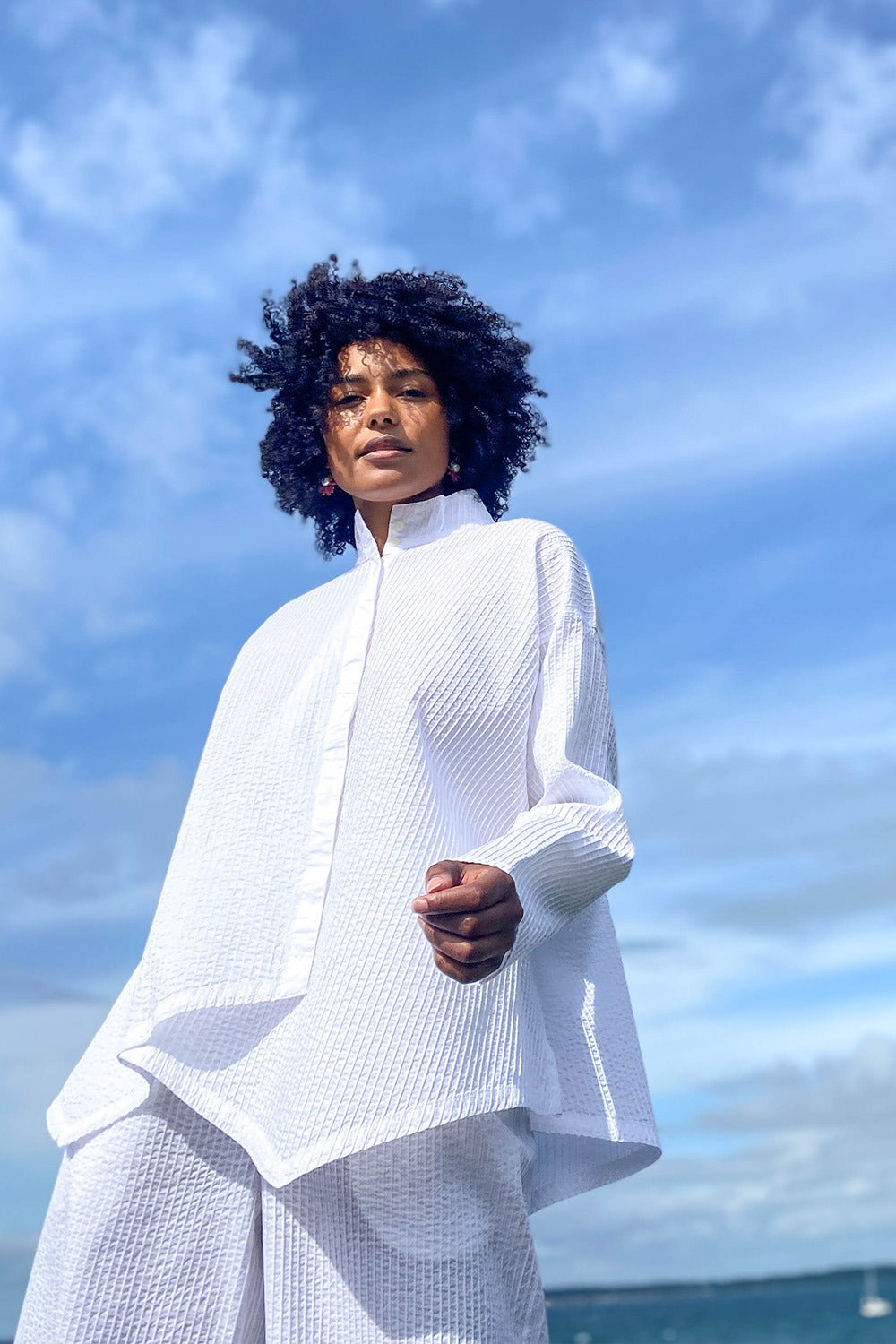 ym-1021836-0200 – asymmetrisk hvid skjorte-3