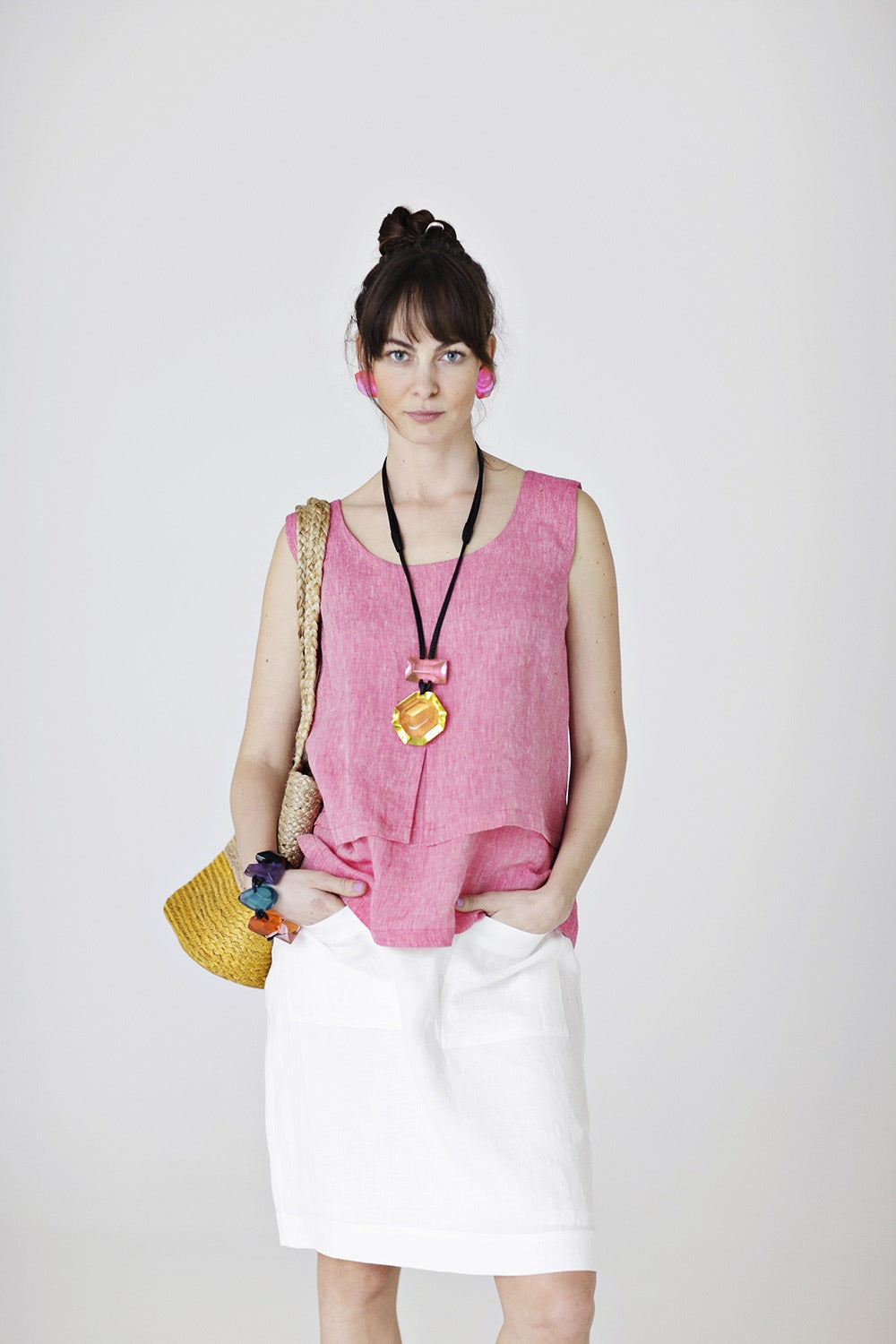 Mc772G-w-white-linen-skirt-hvid-hørnederdel-linenskirt-hør-nederdel-McVERDI-1