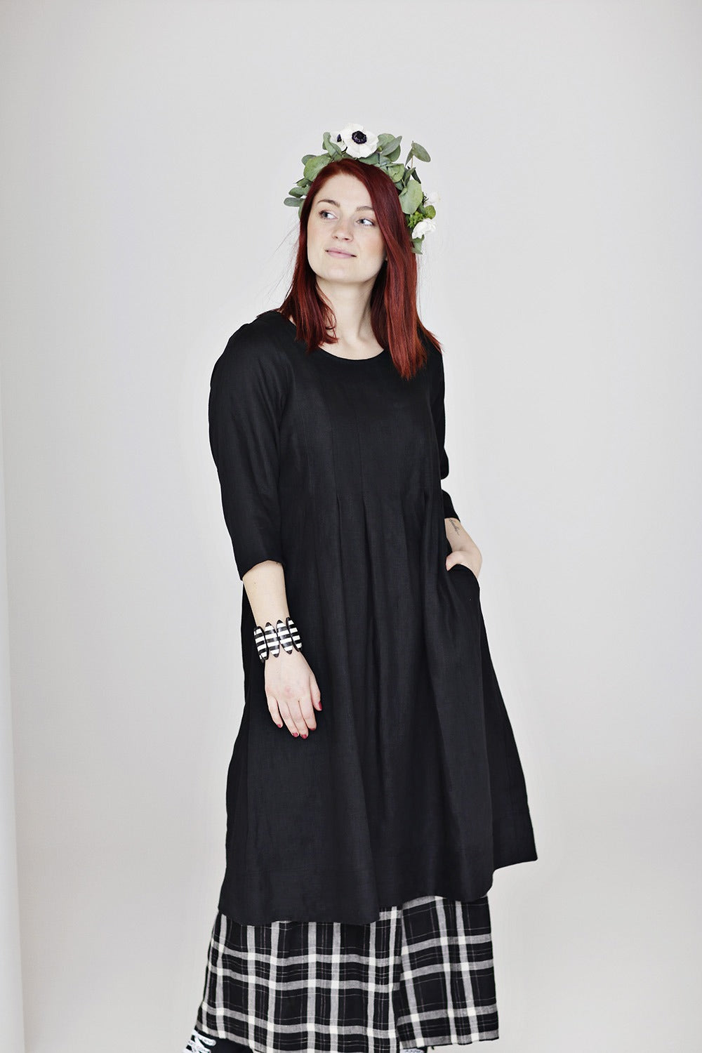 Mc732E-ba-black-linendress-linen-dress-sort-hørkjole-McVERDI-2
