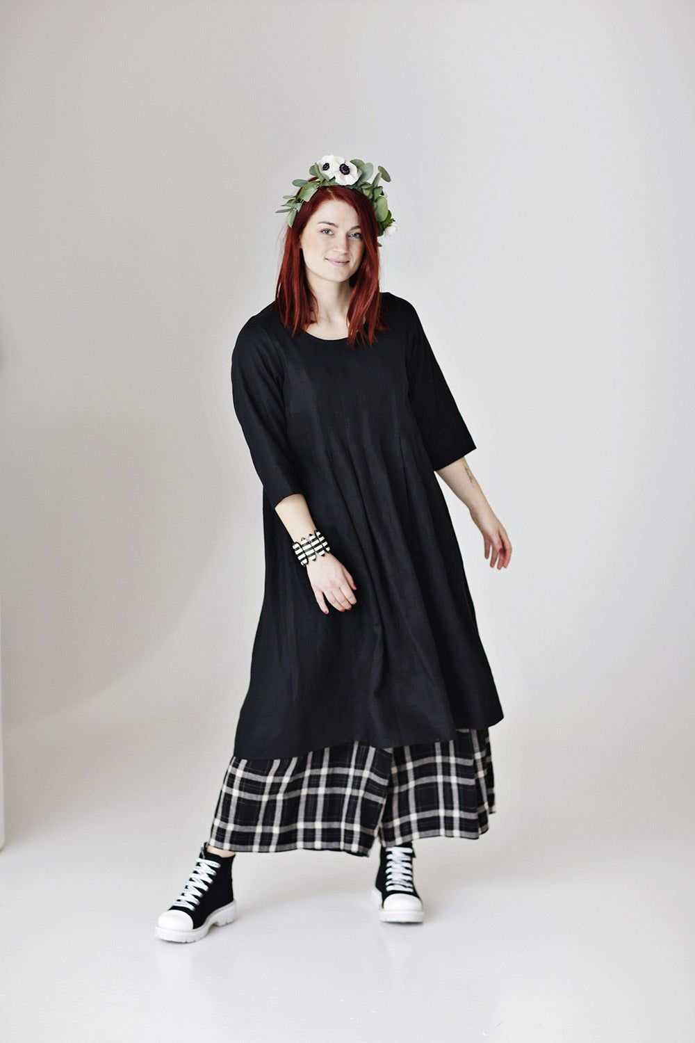 Mc732E-ba-black-linendress-linen-dress-sort-hørkjole-McVERDI-1