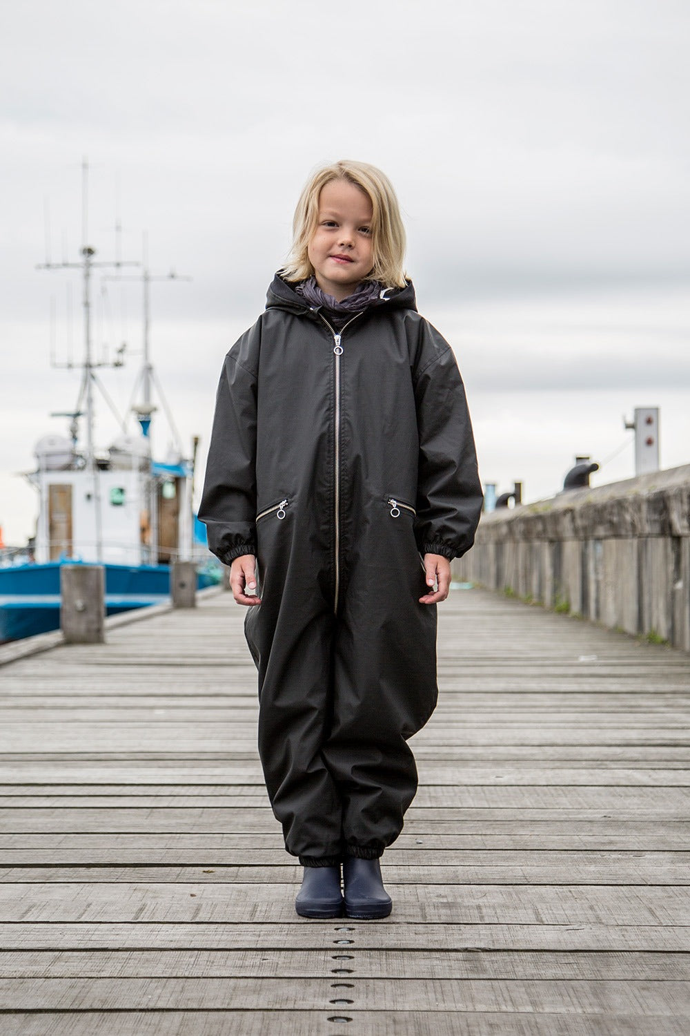 mm03-black-sort-jumpsuit-flyverdragt-minimcverdi-1