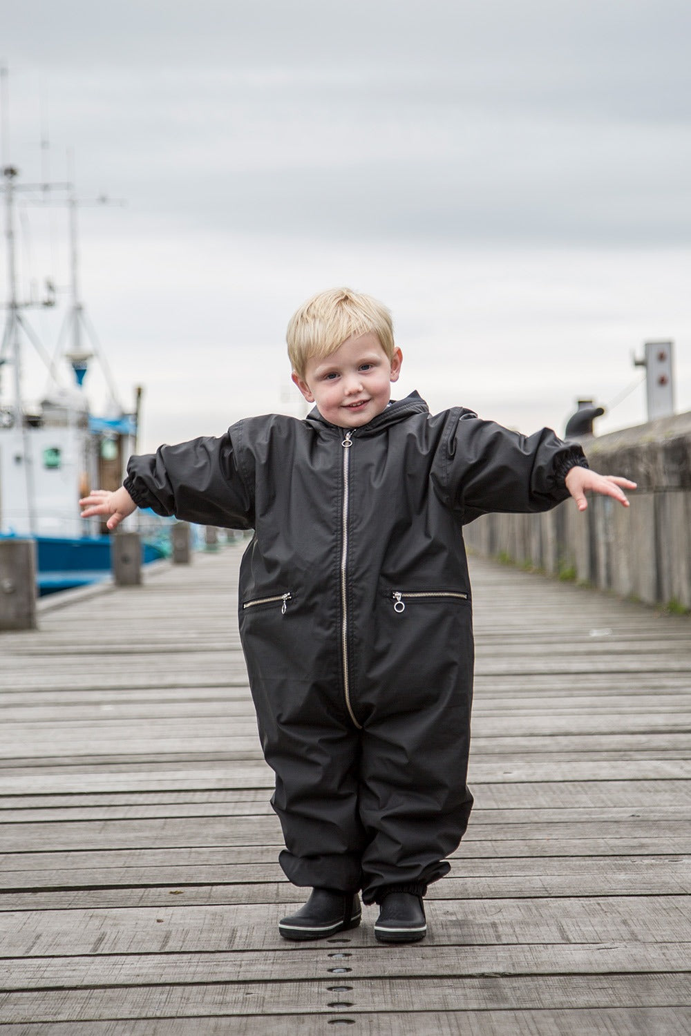 mm03-black-sort-jumpsuit-flyverdragt-minimcverdi-5