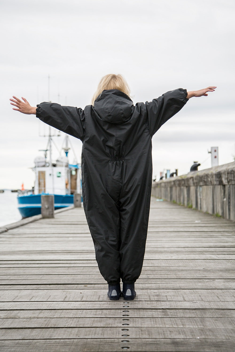 mm03-black-sort-jumpsuit-flyverdragt-minimcverdi-4