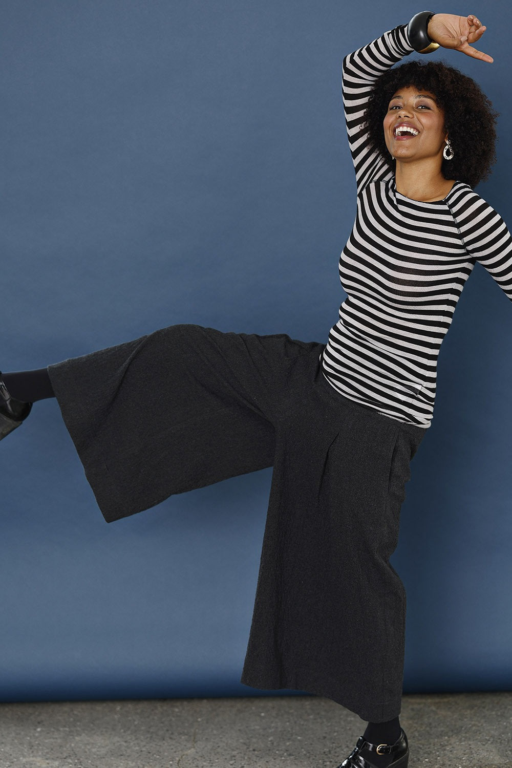 gai lisva-uld-stribet angærmet bluse-undertrøje-mcverdi-sort-hvid-3