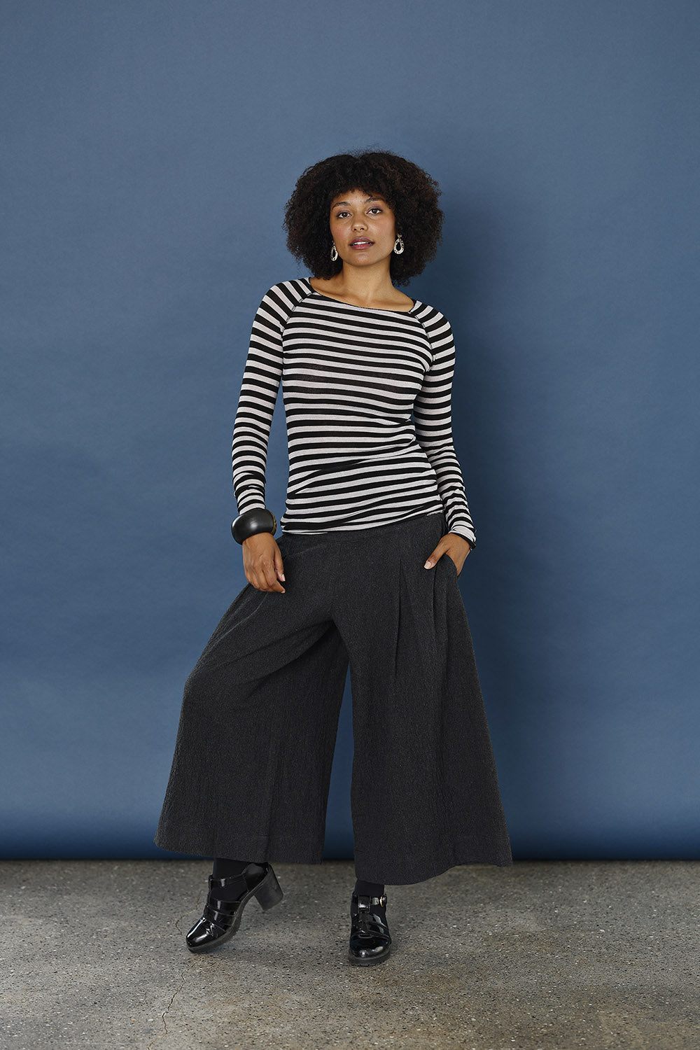 gai lisva-uld-stribet angærmet bluse-undertrøje-mcverdi-sort-hvid