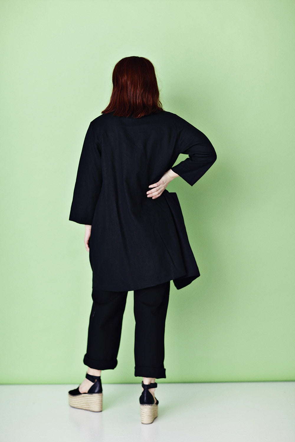 mc802f-ba-black-long-linen-shirt-lang-sort-hør-skjorte-mcverdi-1