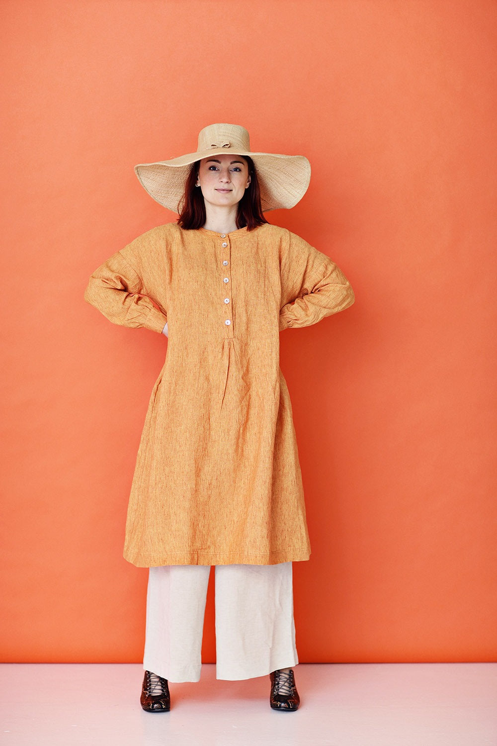 mc802g-so-solero-orange-long-loose-linen-dress-lang-løs-orange-hør-kjole-mcverdi-2
