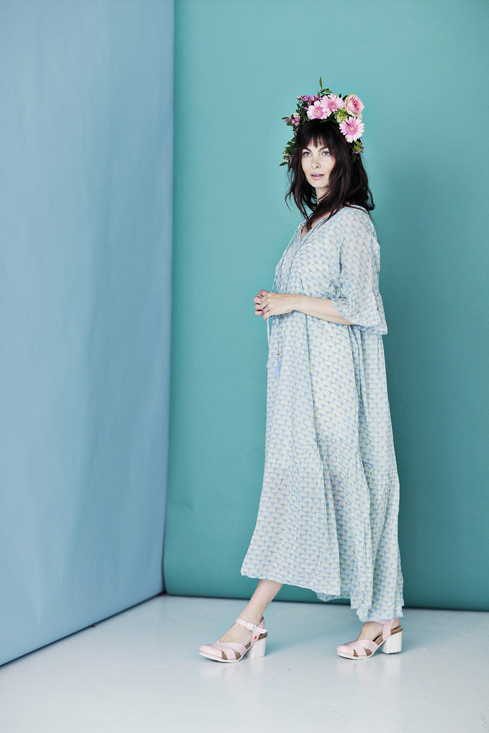 vr1204-robe-elsa-peacock-bleu-provence-zen-ethic-kjole-mcverdi-4