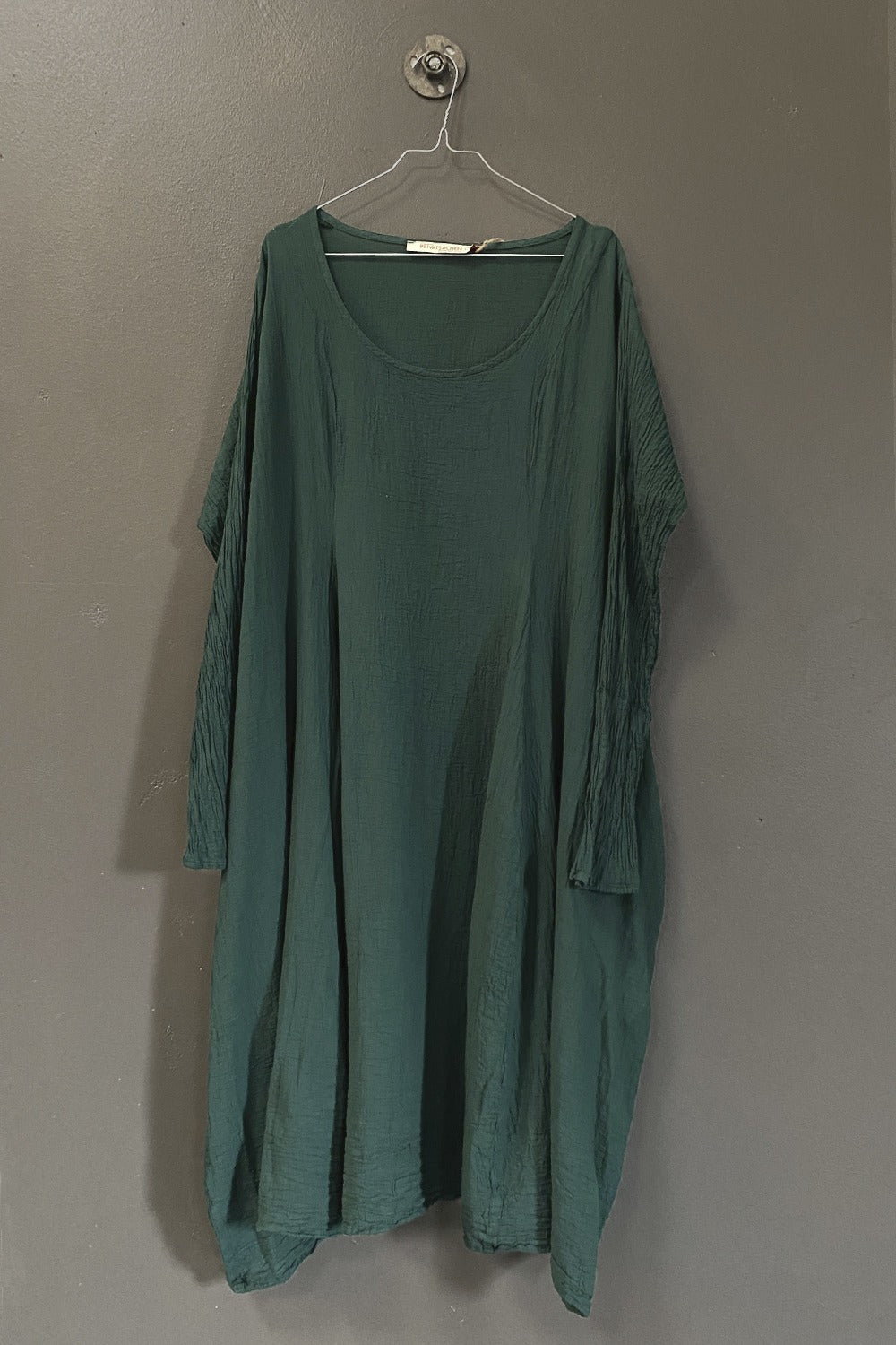 130304-heisshalt-privatsachen-green-dress-aw21