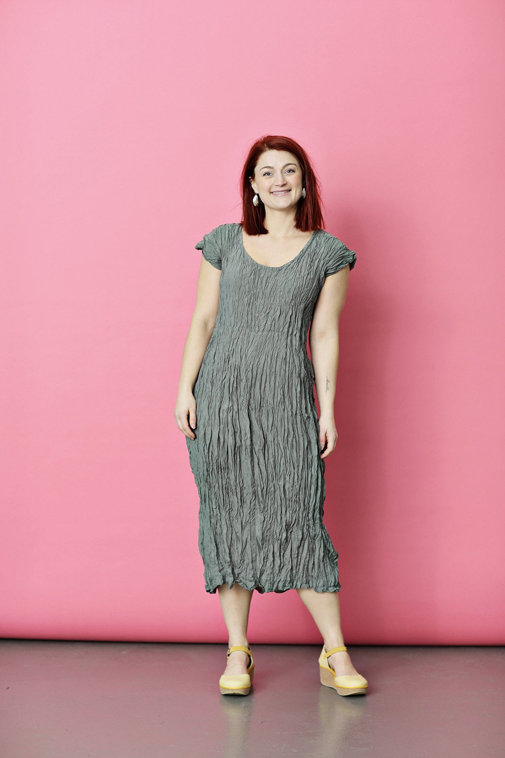 Myrtespiel-120306-0341-teich-grøn-silkekjole-privatsachen-1