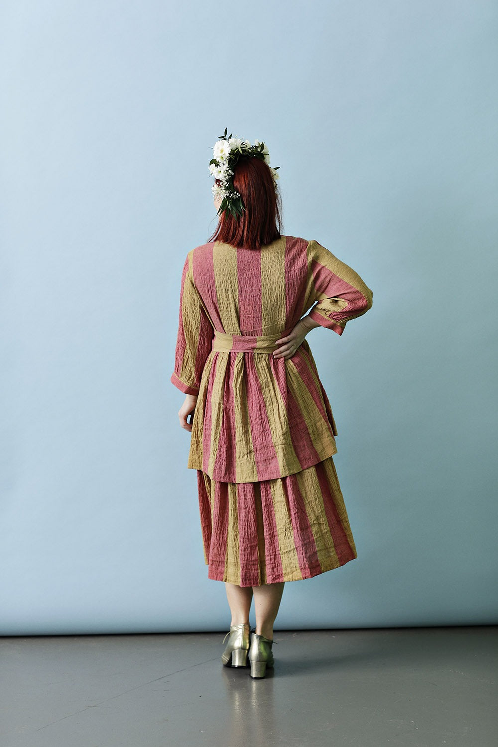 mc854e-golden-dress-ruffle-flæsekjole-sommer-gylden-mcverdi