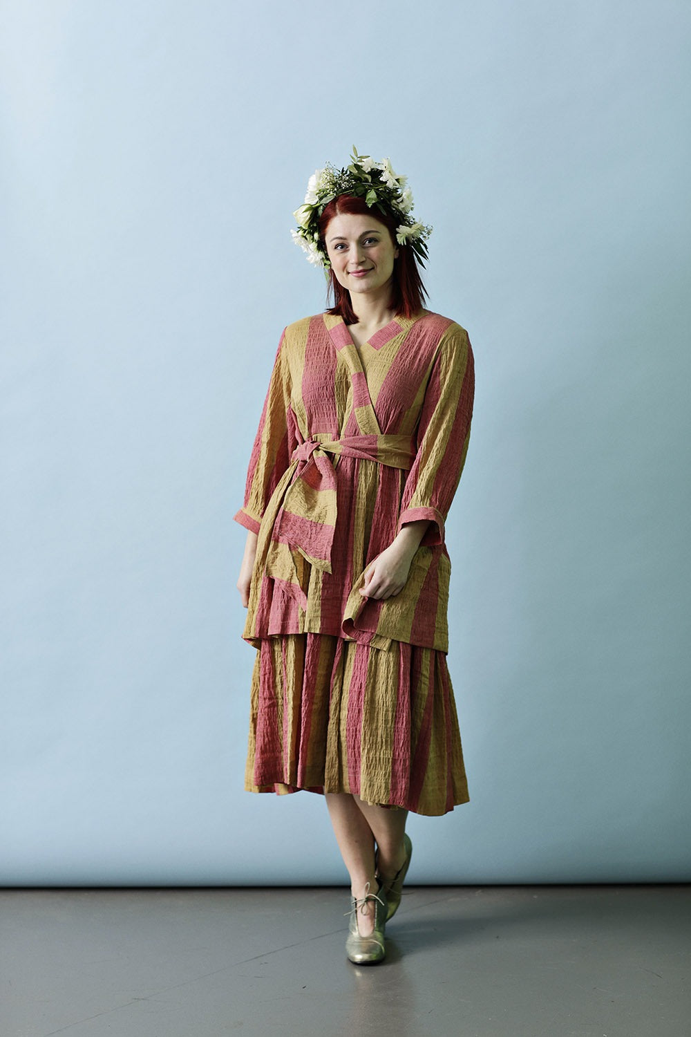 mc854e-golden-dress-ruffle-flæsekjole-sommer-gylden-mcverdi-2