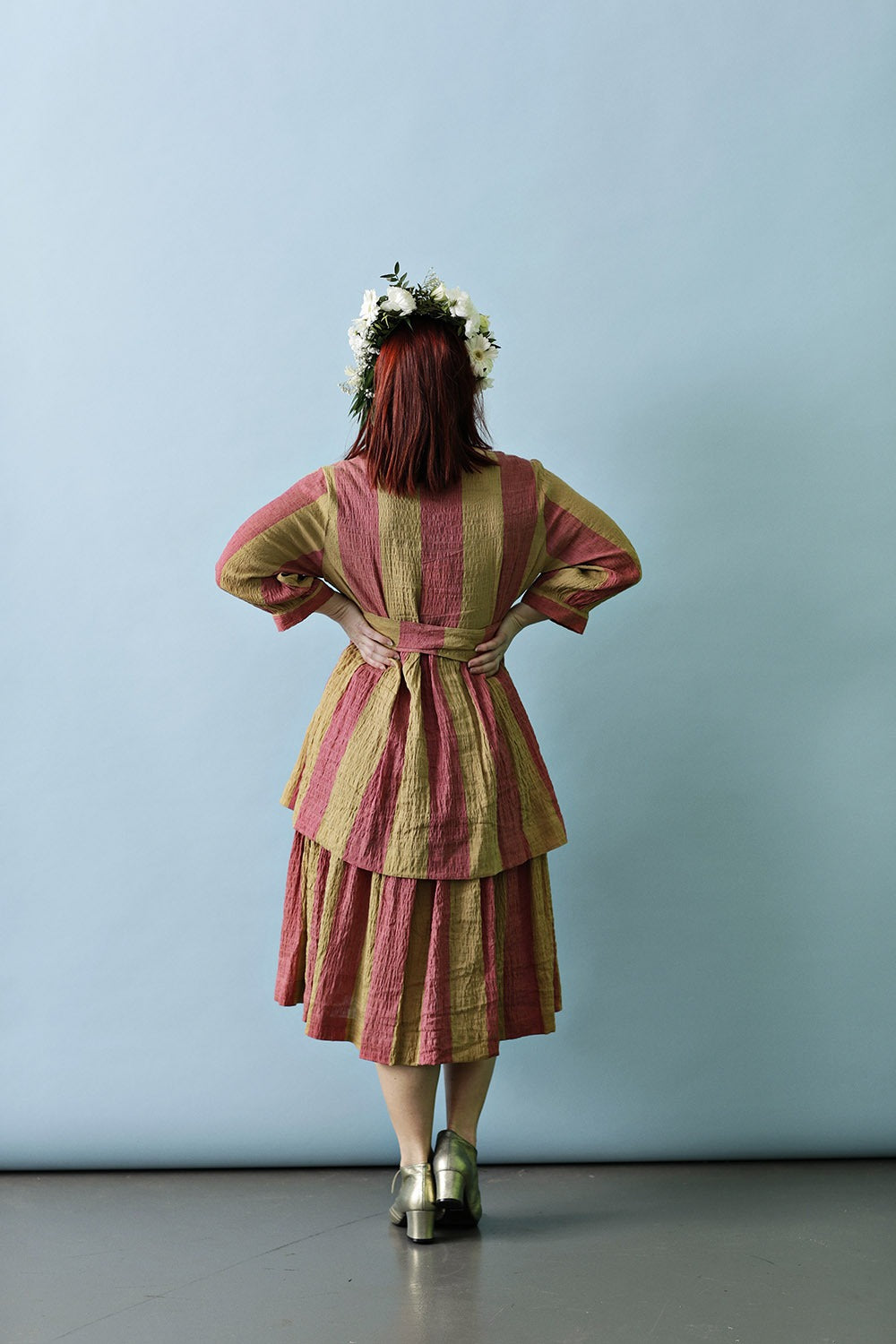 mc854e-golden-dress-ruffle-flæsekjole-sommer-gylden-mcverdi-1