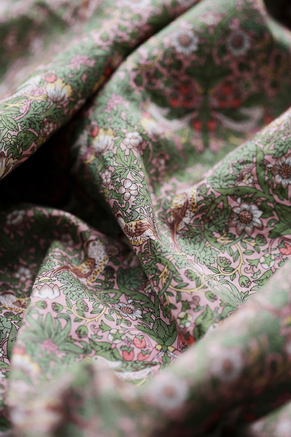 mc807-mc847-strawberry thief-liberty-william morris -cotton-tana lawn-mcverdi-2